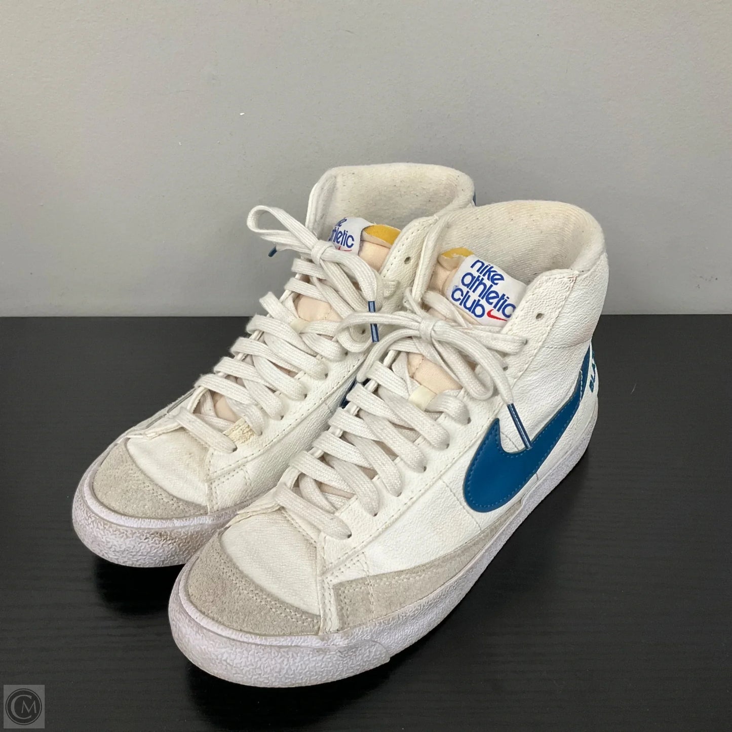 Shoes Sneakers By Nike In White, Size: 8.5