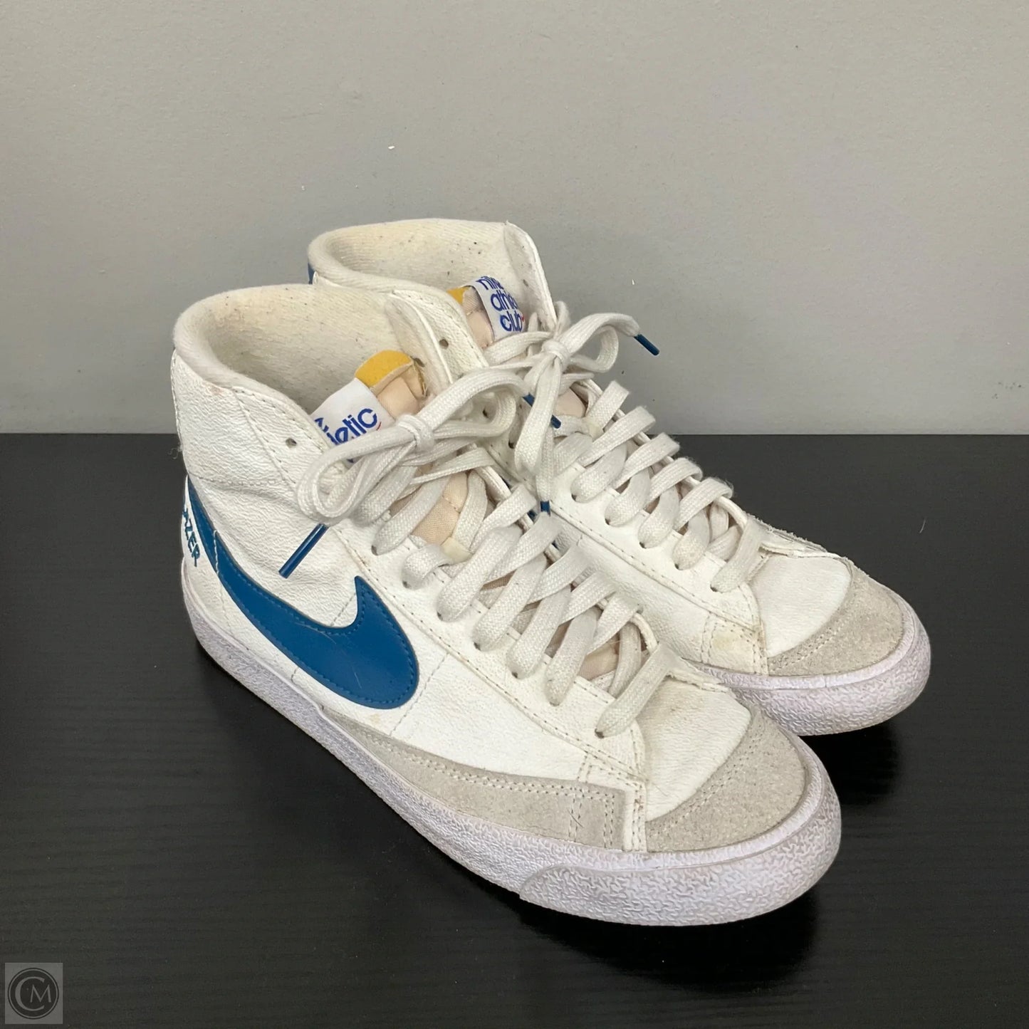 Shoes Sneakers By Nike In White, Size: 8.5