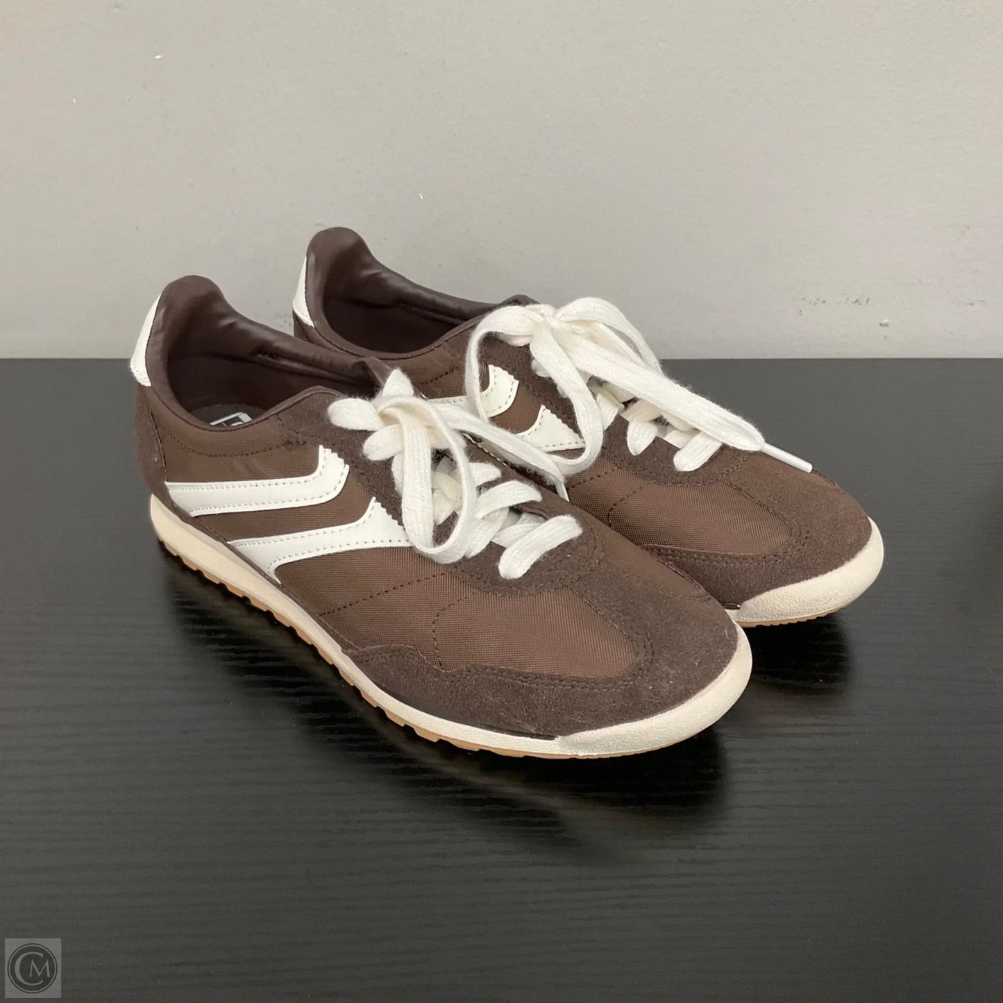 Shoes Sneakers By No Boundaries In Brown, Size: 7