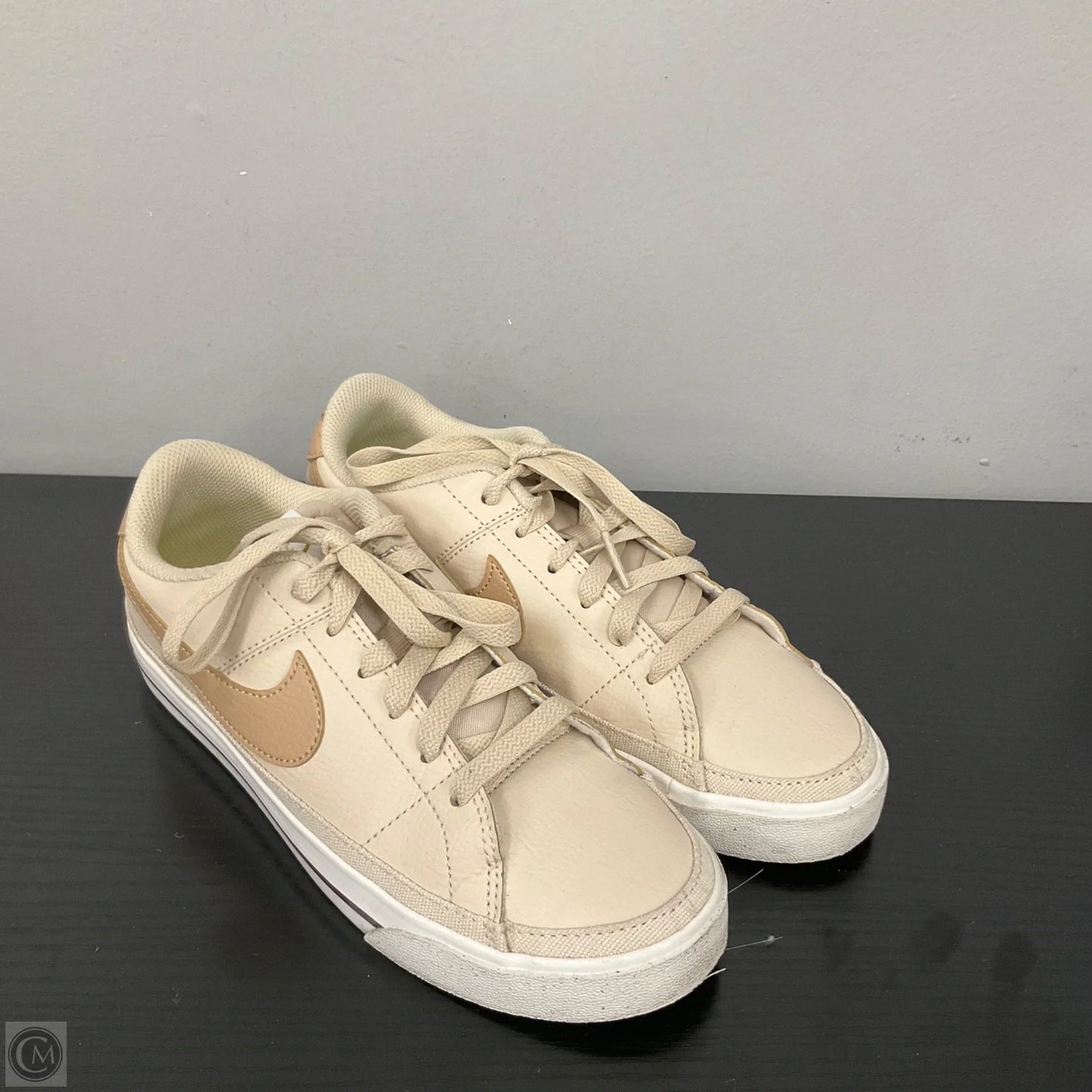 Shoes Sneakers By Nike In Beige, Size: 7.5