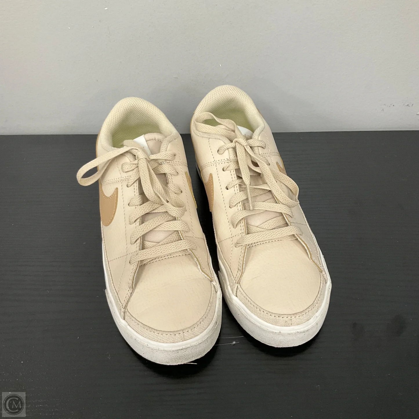 Shoes Sneakers By Nike In Beige, Size: 7.5
