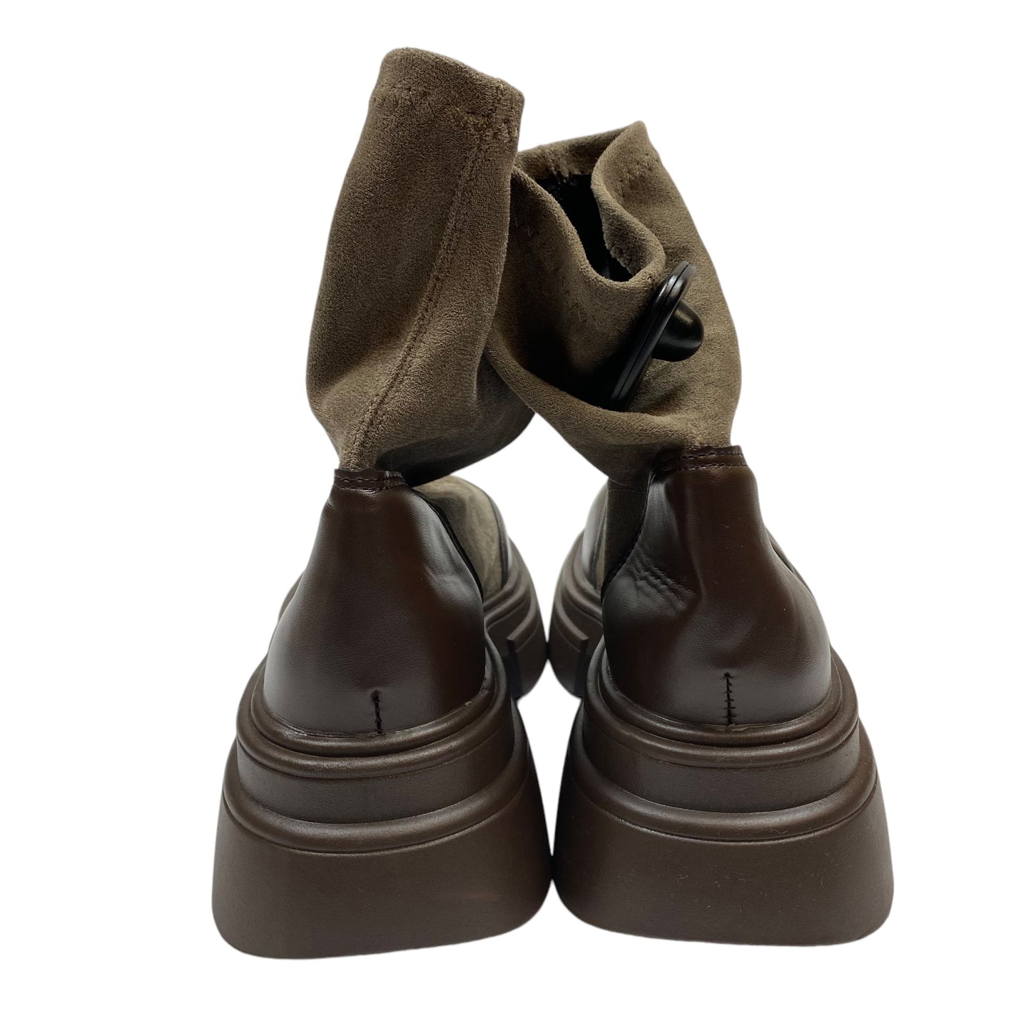 Boots Ankle Flats By Clothes Mentor In Brown, Size: 9.5