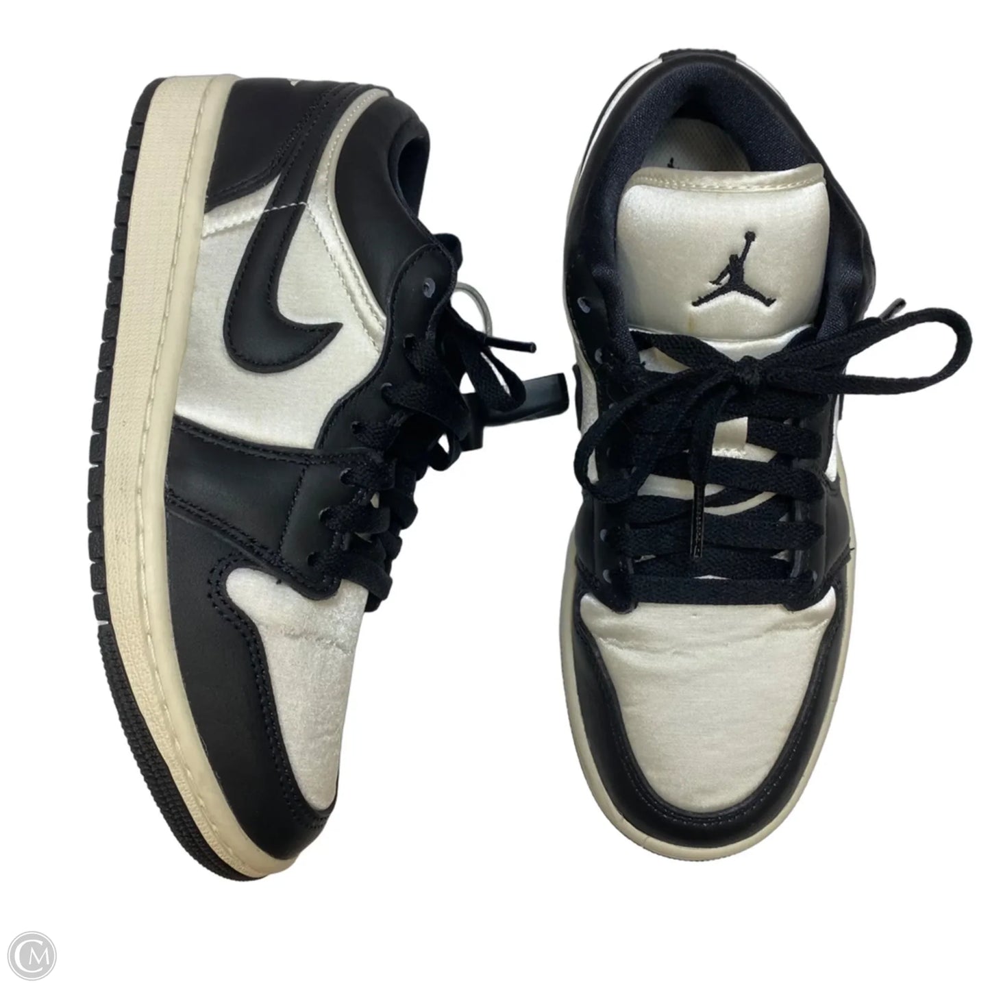 Shoes Luxury Designer By Jordan In Black & White, Size: 7