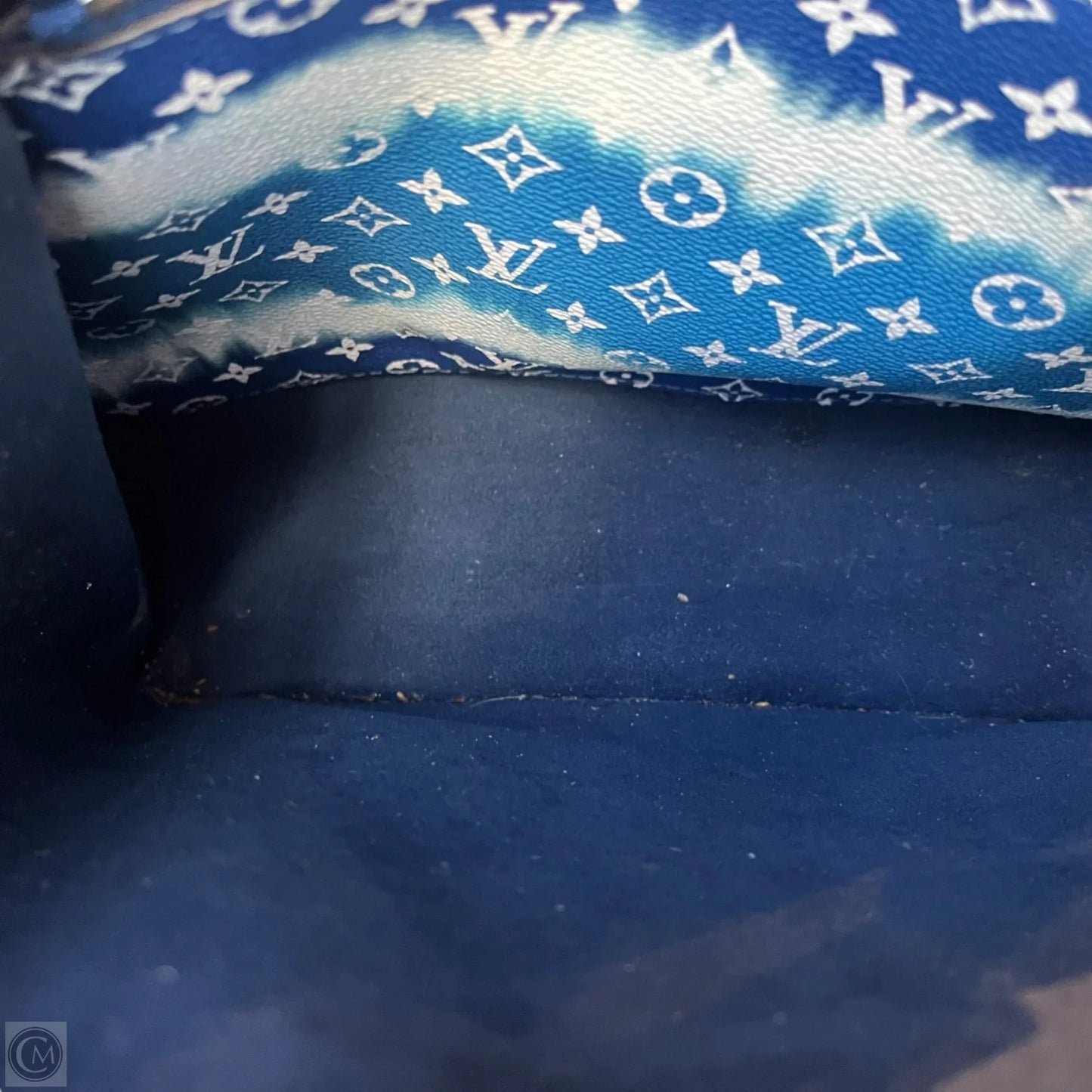 Handbag Luxury Designer By Louis Vuitton, Size: Medium