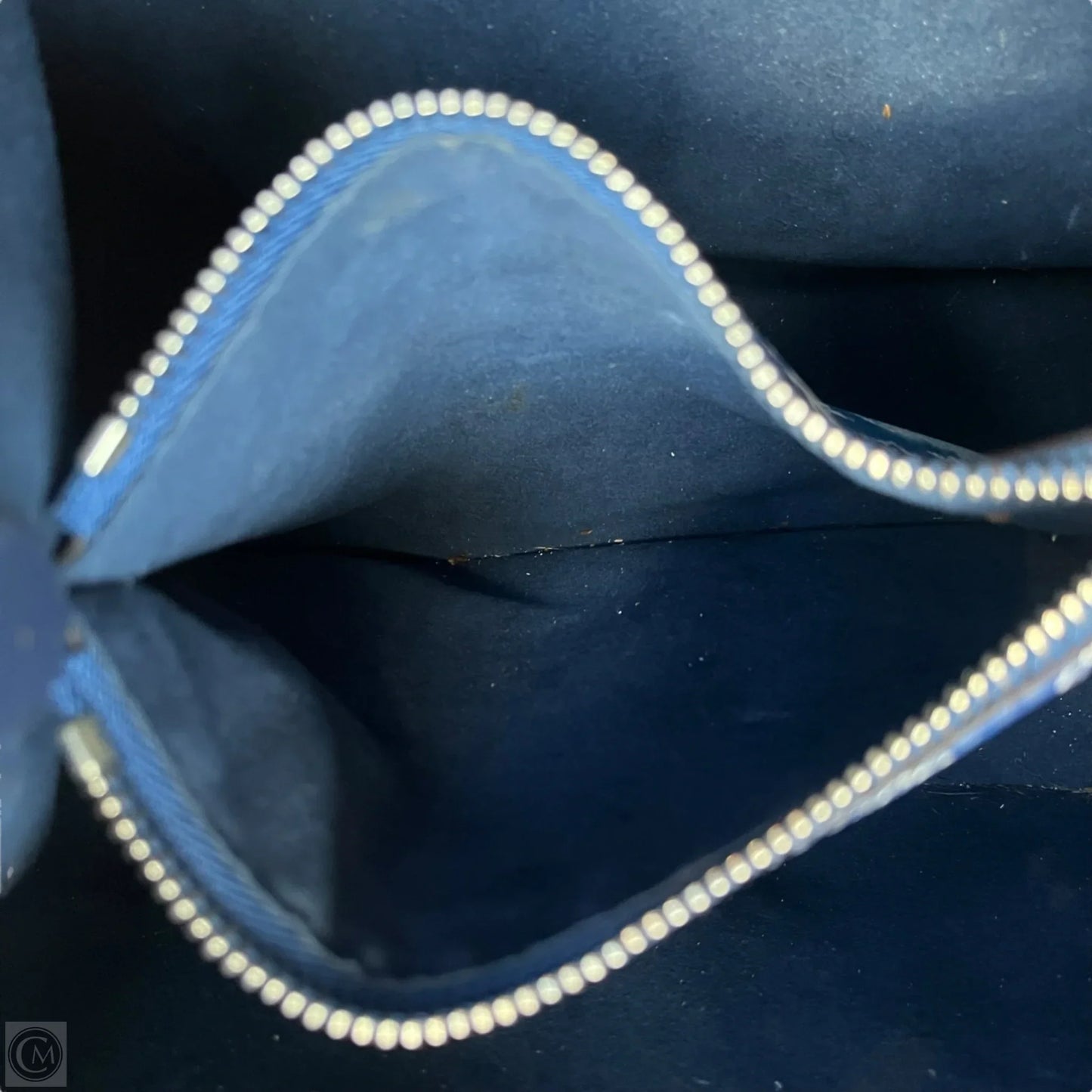 Handbag Luxury Designer By Louis Vuitton, Size: Medium