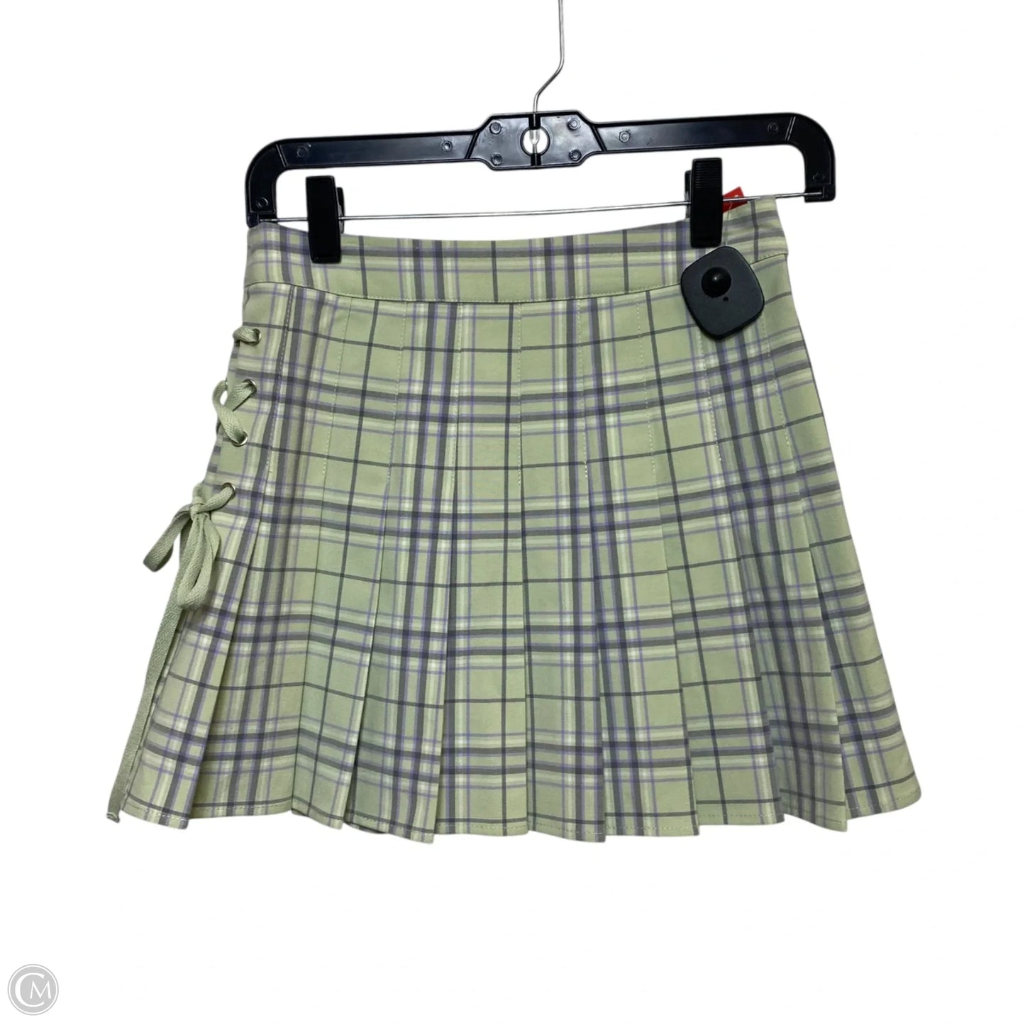 Skirt Mini & Short By Forever 21 In Green, Size: Xs