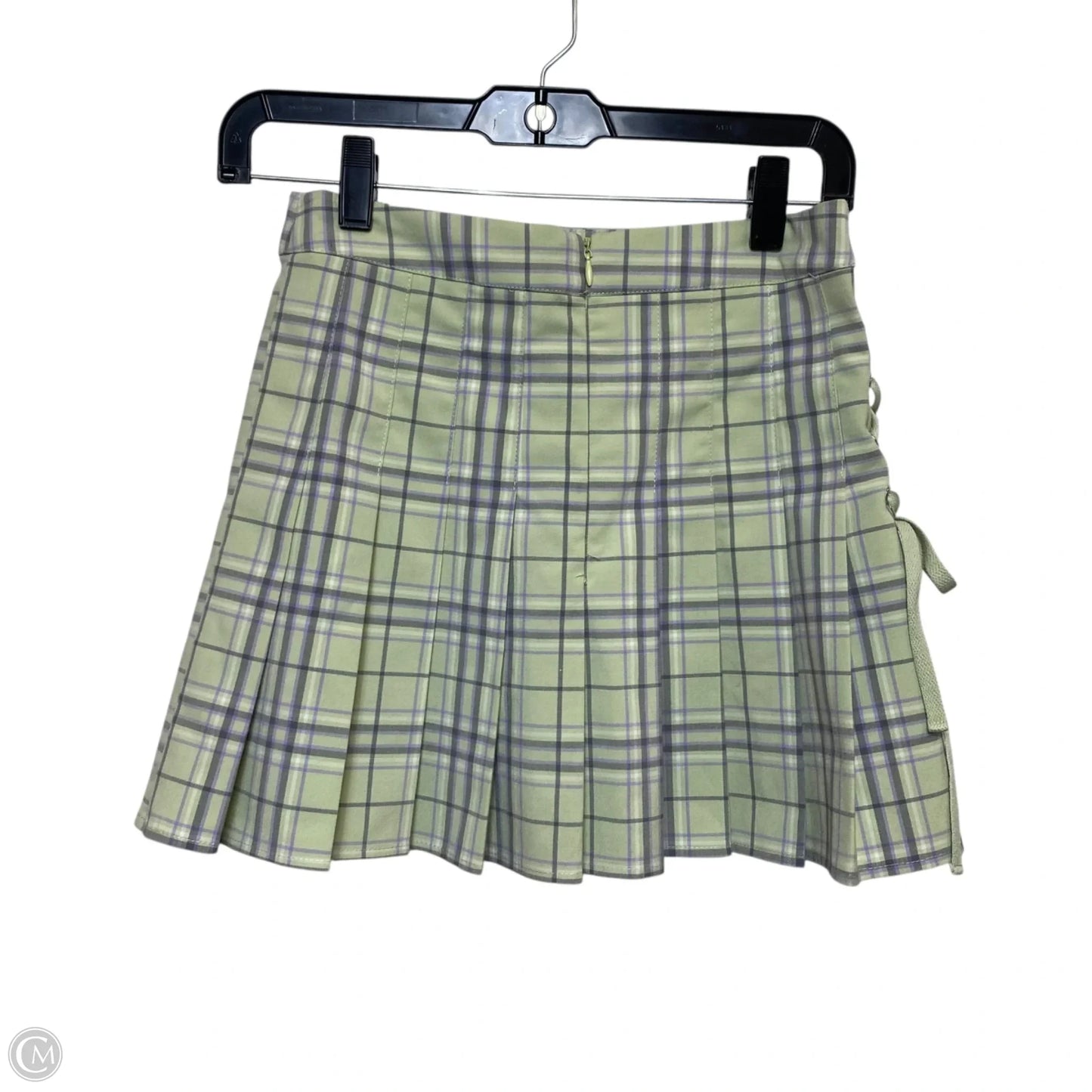 Skirt Mini & Short By Forever 21 In Green, Size: Xs