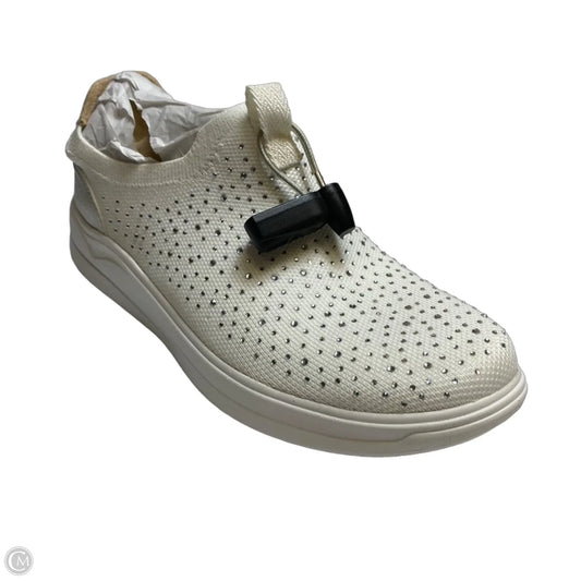 Shoes Sneakers By Bzees In White, Size: 7.5