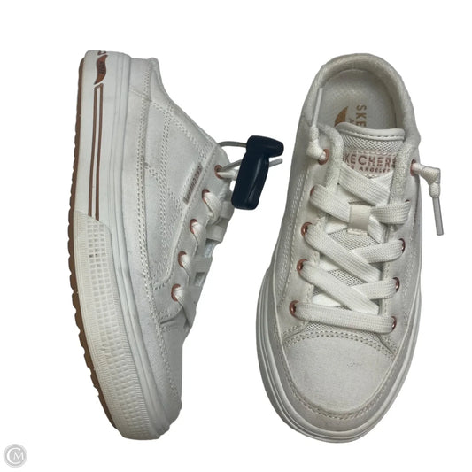 Shoes Sneakers By Skechers In White, Size: 6
