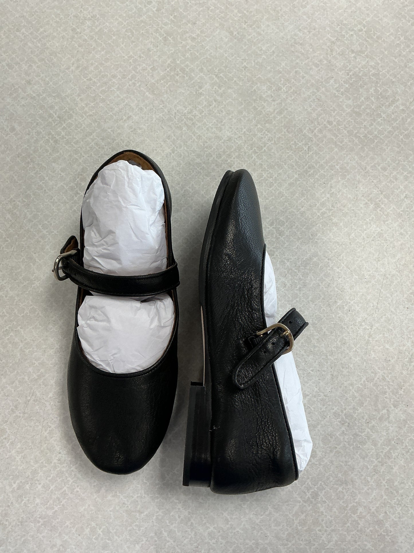 Shoes Flats By Sofft In Black, Size:7