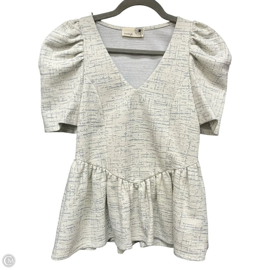 Top Short Sleeve By Everleigh In Grey, Size: S