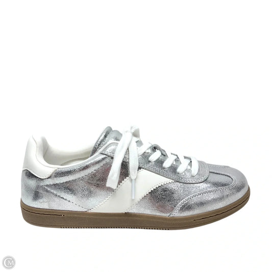Shoes Sneakers By Universal Thread In Silver & White, Size: 9.5