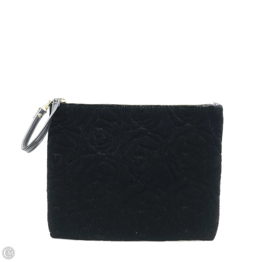 Wristlet By Betsey Johnson, Size: Medium