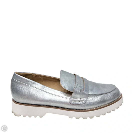 Shoes Flats By Cato In Silver, Size: 9
