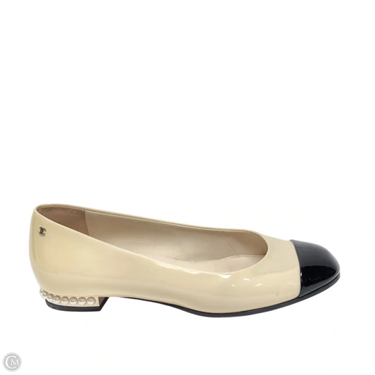 Shoes Luxury Designer By Chanel In Cream, Size: 6