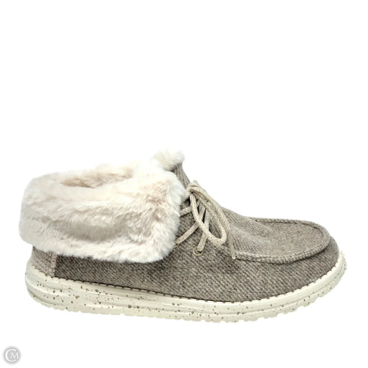 Shoes Flats By Hey Dude In Grey, Size: 9