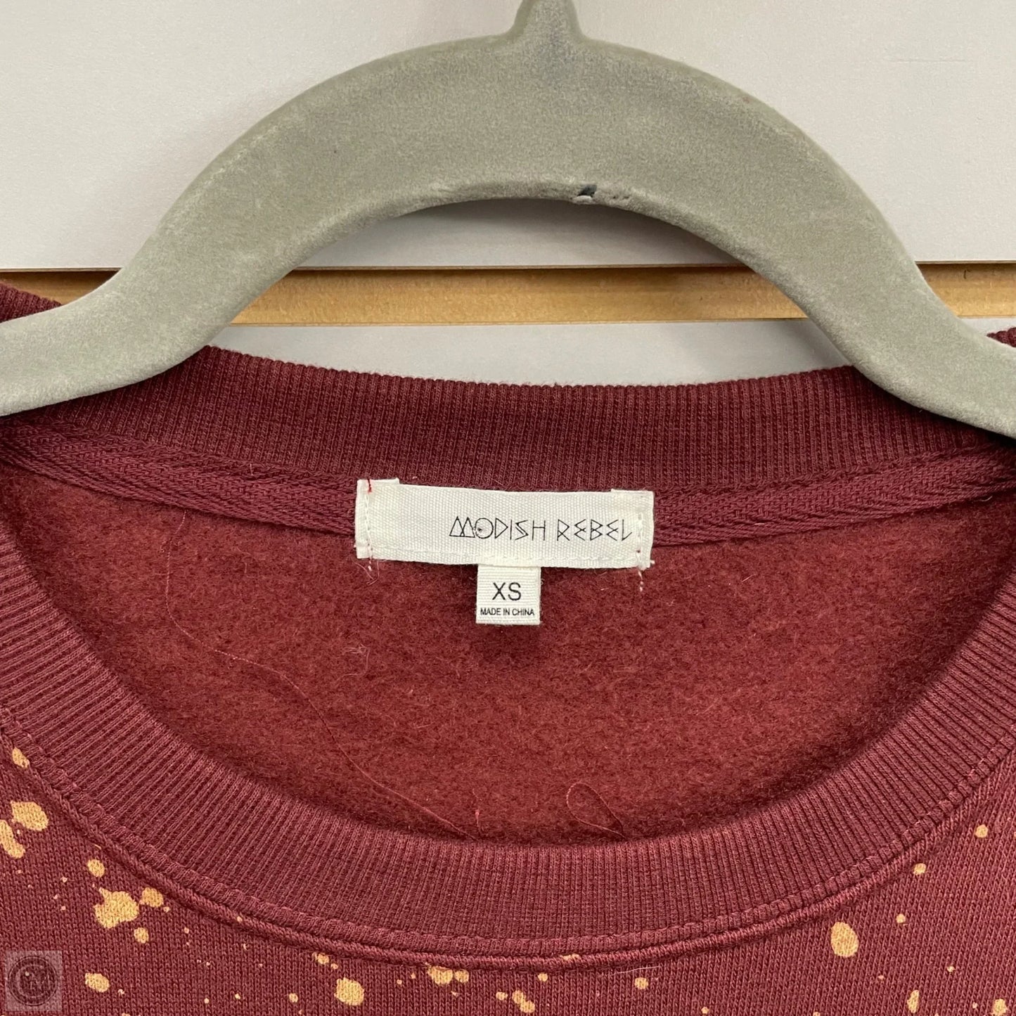Sweatshirt Crewneck By Clothes Mentor In Red & Tan, Size: Xs