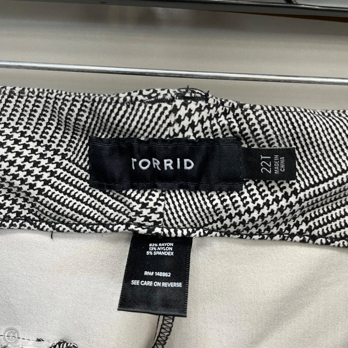 Pants Chinos & Khakis By Torrid In Black & White, Size: 22