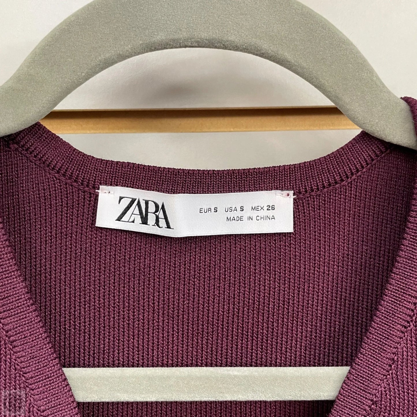 Top Sleeveless By Zara In Purple, Size: S