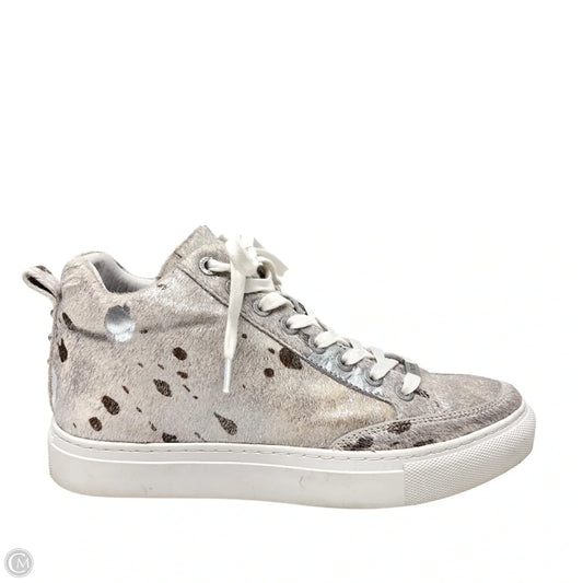 Shoes Sneakers By J Slides In Grey & Silver, Size: 6.5