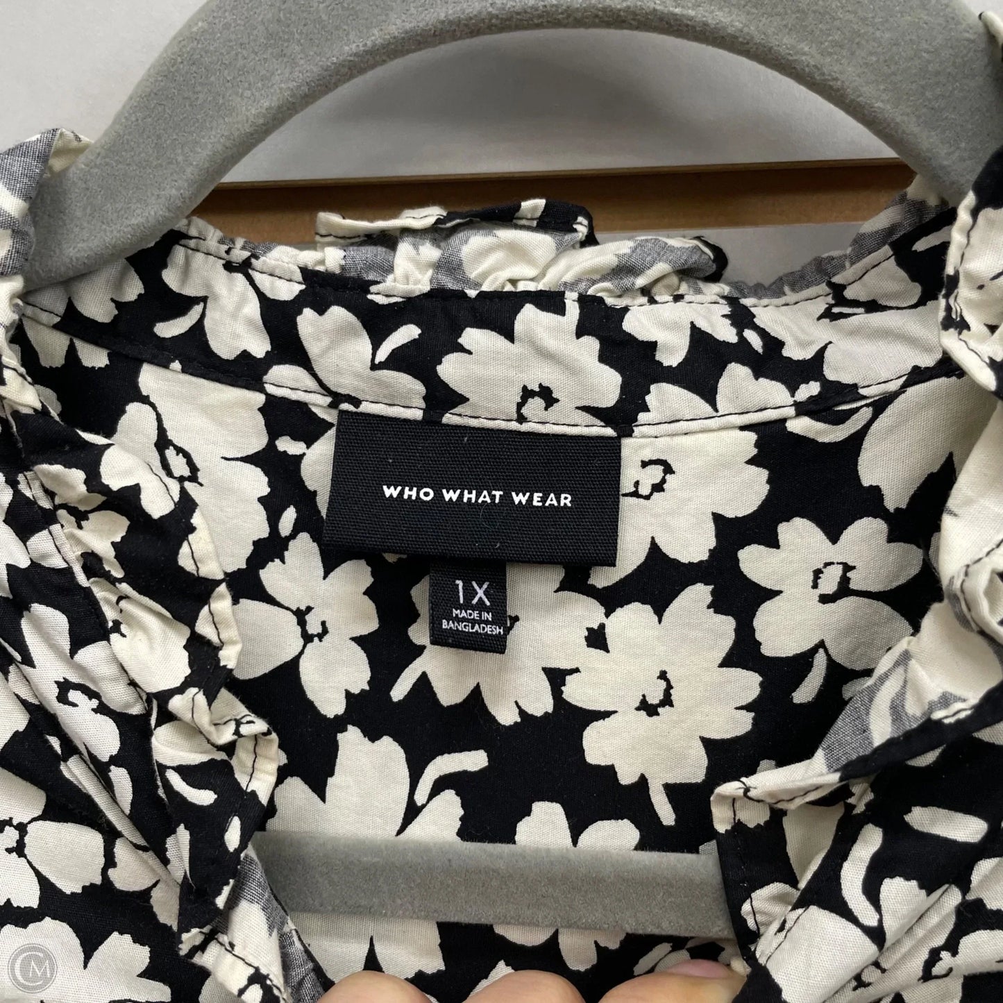 Top Short Sleeve By Who What Wear In Black & White, Size: 1x