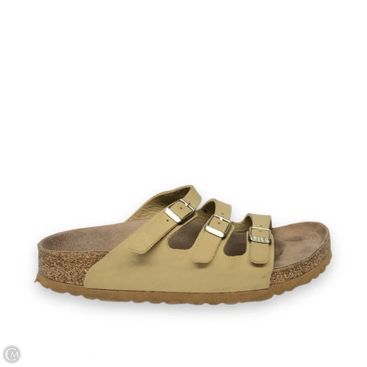 Sandals Flats By Birkenstock In Beige, Size: 7