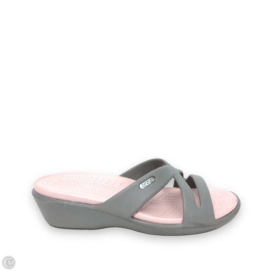 Sandals Flats By Crocs In Grey, Size: 7
