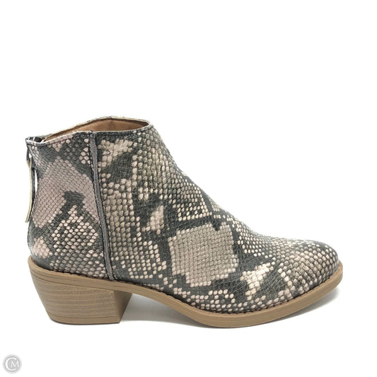 Boots Ankle Heels By Clothes Mentor In Snakeskin Print, Size: 6