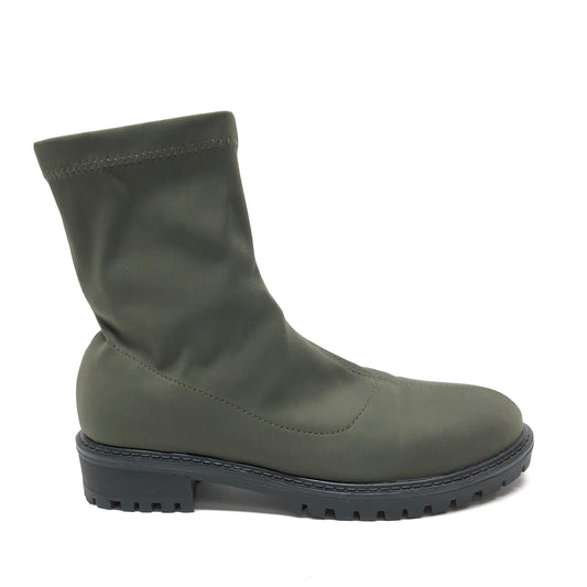 Boots Ankle Flats By Clothes Mentor In Green, Size: 7