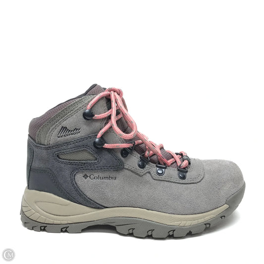 Shoes Hiking By Columbia In Grey, Size: 7