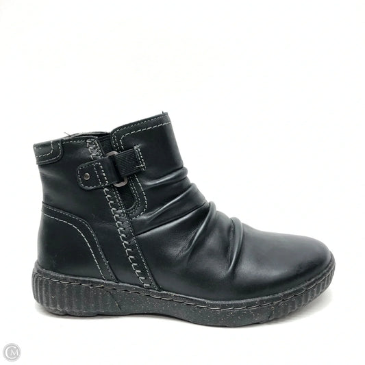 Boots Ankle Flats By Clarks In Black, Size: 6