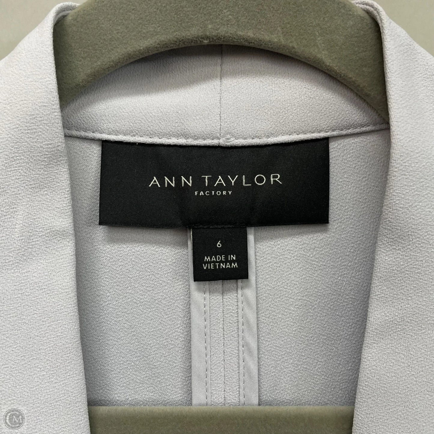 Blazer By Ann Taylor In Grey, Size: 6