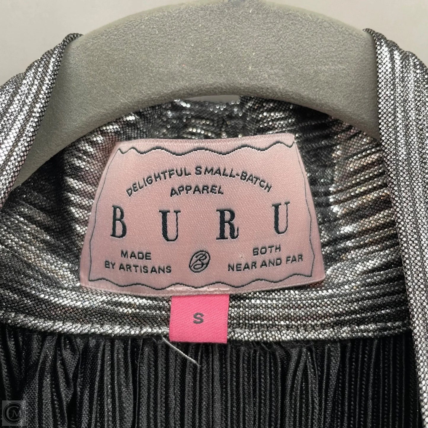 Blouse Sleeveless By Cmb In Silver, Size: S