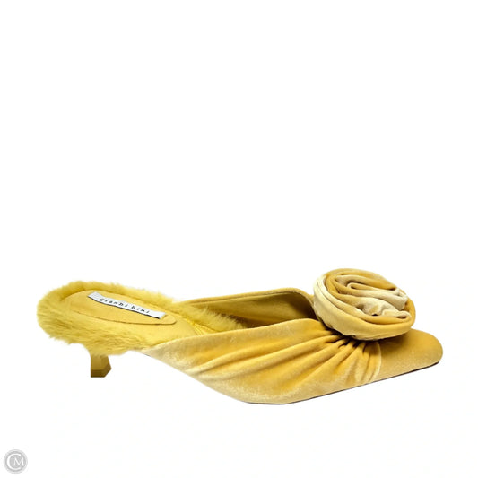 Shoes Heels Kitten By Gianni Bini In Yellow, Size: 6