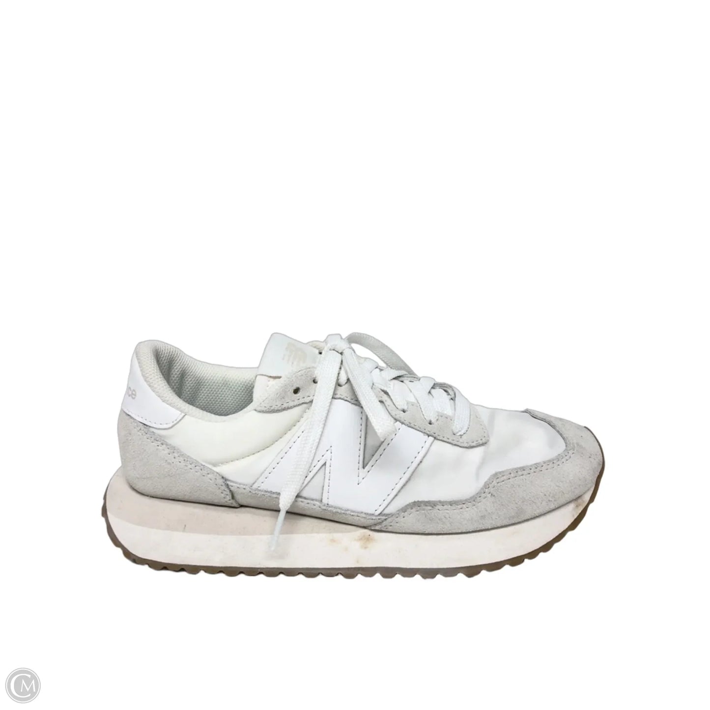 Shoes Sneakers By New Balance In White, Size: 9