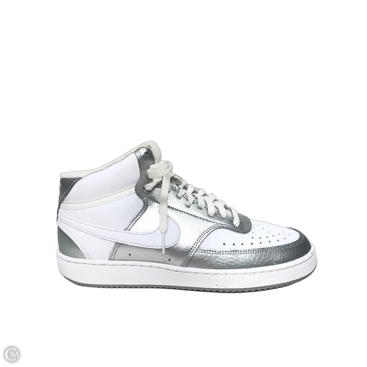 Shoes Sneakers By Nike In Silver & White, Size: 11