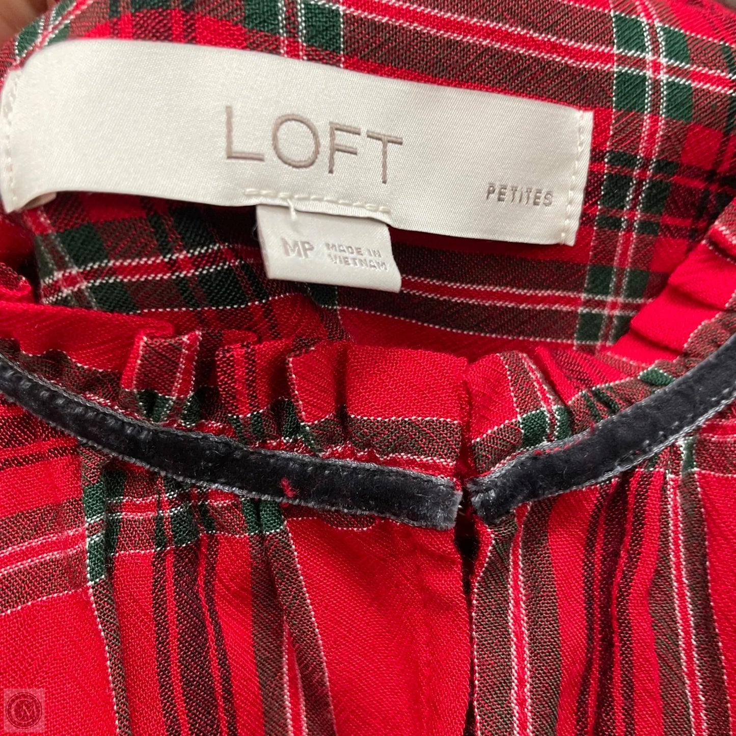 Top Long Sleeve By Loft In Green & Red, Size: M