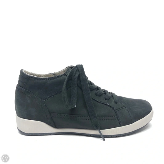 Shoes Sneakers By Dansko In Black, Size: 6.5