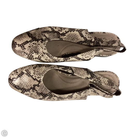 Sandals Flats By Clarks In Animal Print, Size: 8.5
