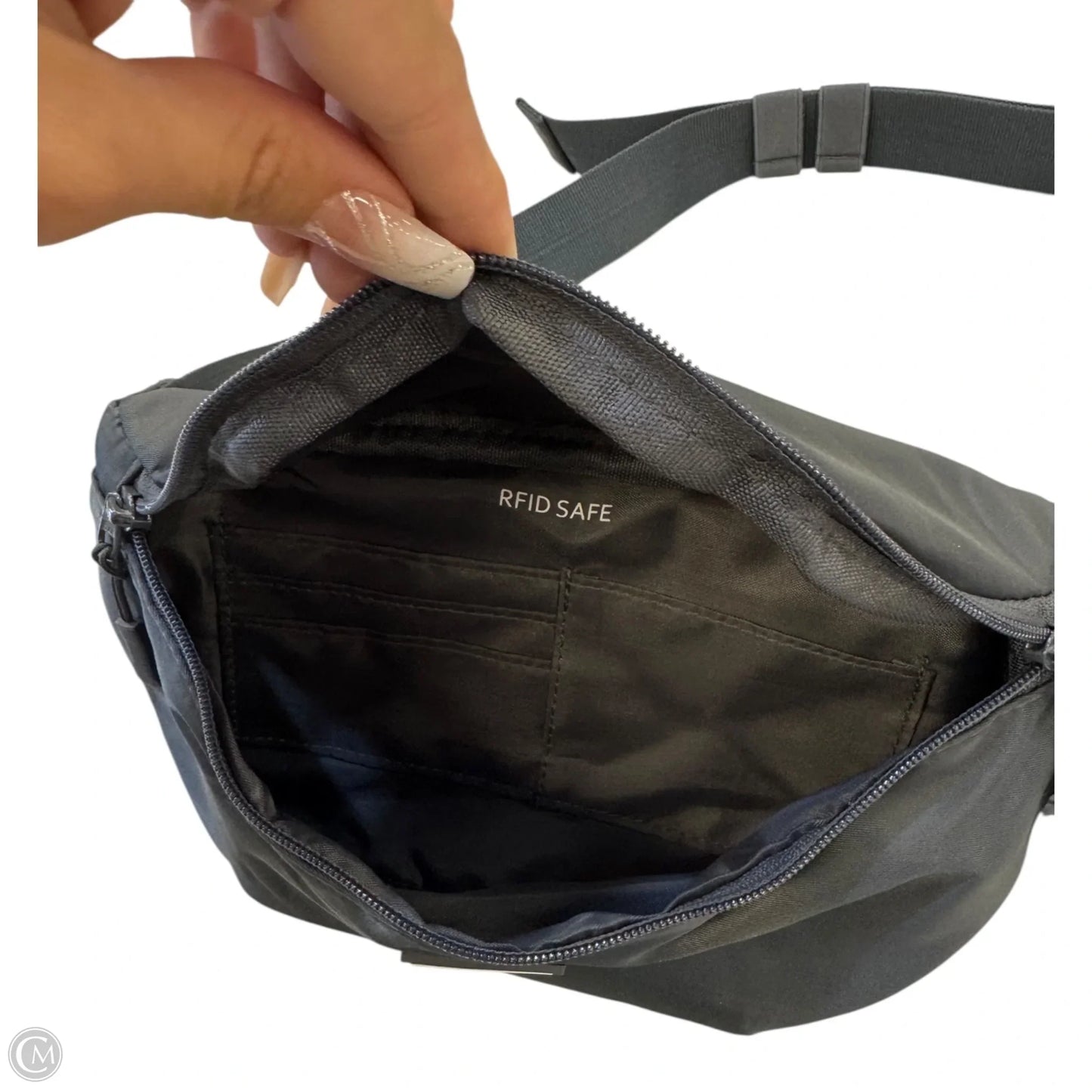Belt Bag By Clothes Mentor, Size: Medium