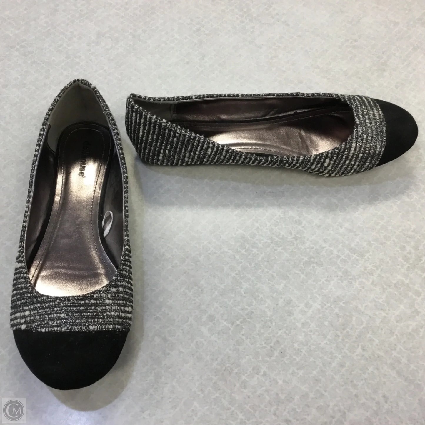 Shoes Flats By Dollhouse In Black & Silver, Size: 7
