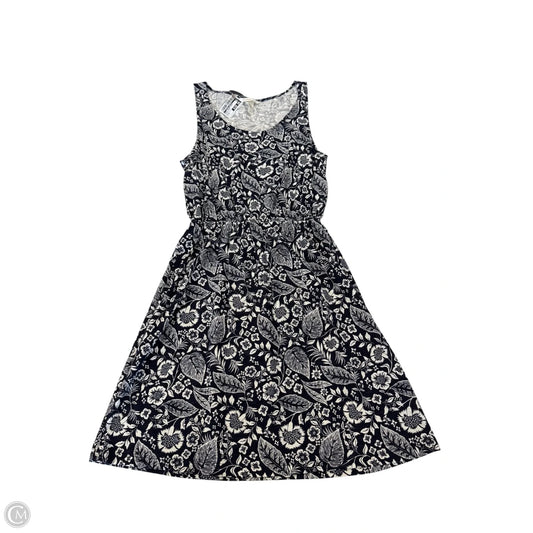 Dress Casual Short By Clothes Mentor In Blue & White, Size: S