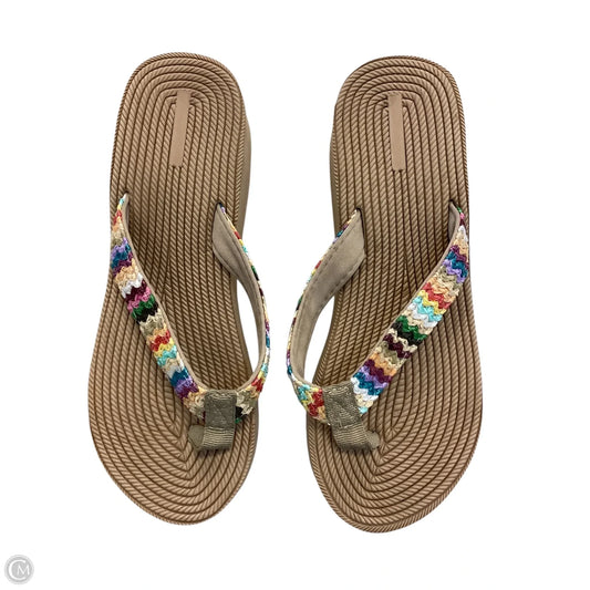 Sandals Flip Flops By Clothes Mentor In Striped Pattern, Size: 7.5