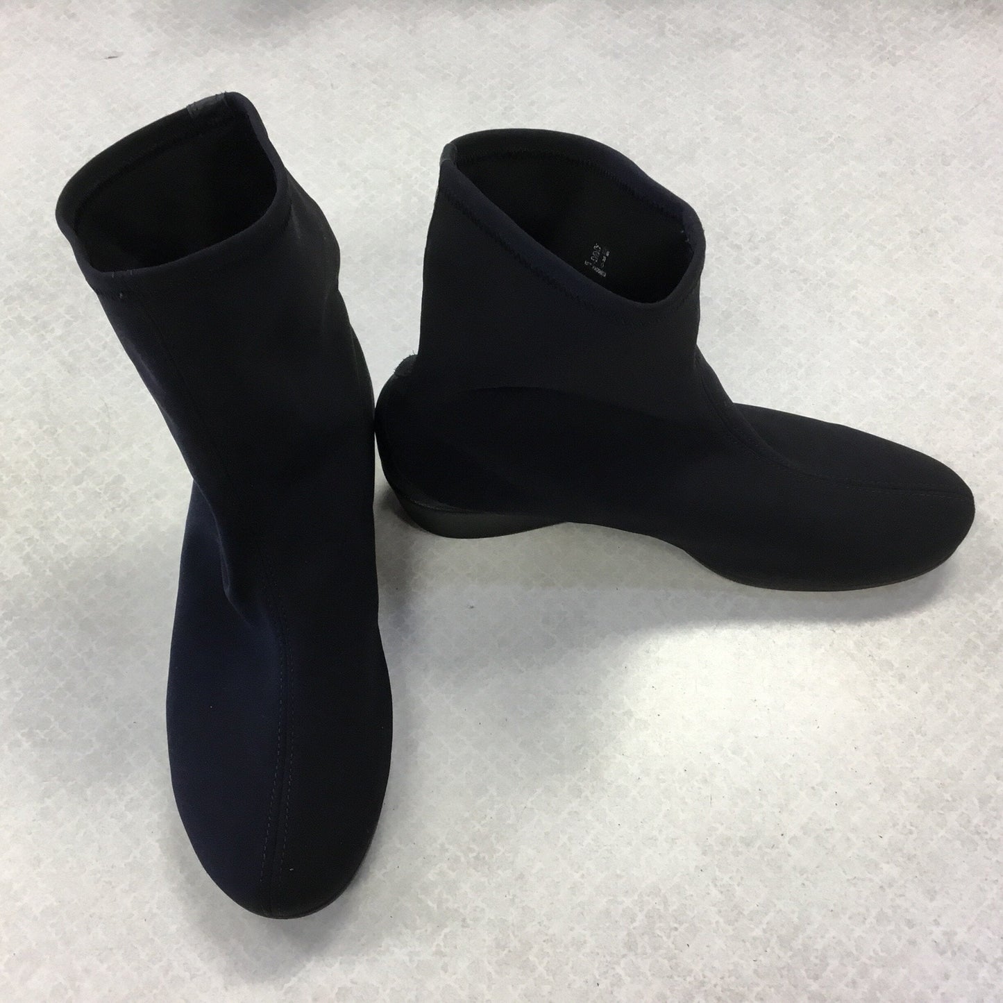 Boots Ankle Heels By Ecco  Size: 9.5