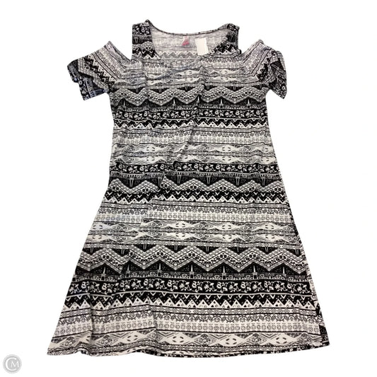 Dress Casual Short By No Boundaries In White & Black, Size: Xl