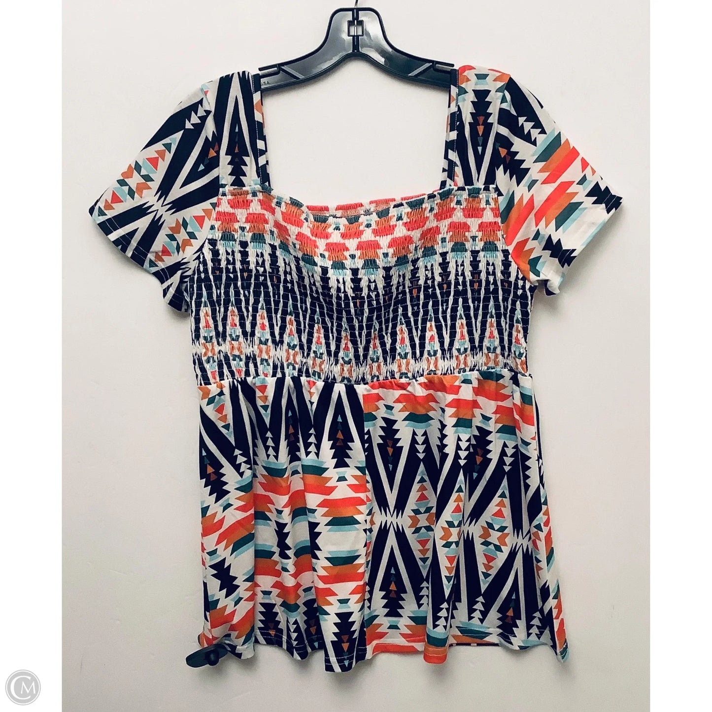 Top Short Sleeve By Clothes Mentor In Geometric Pattern, Size: L