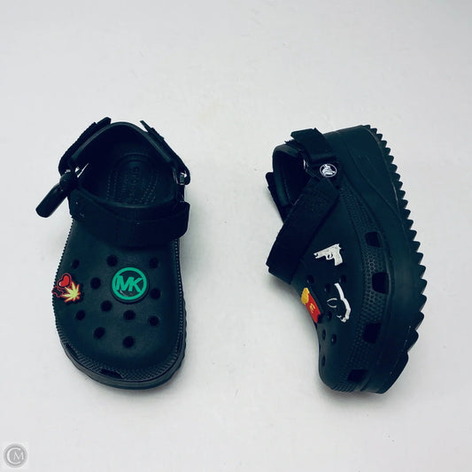 Sandals Flats By Crocs In Black, Size: 6