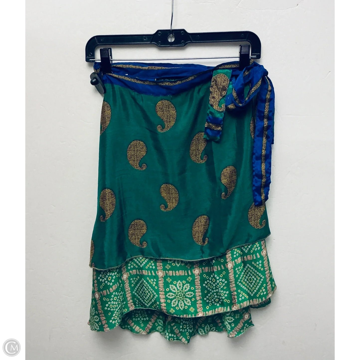 Skirt Mini & Short By Earthbound In Green, Size: S