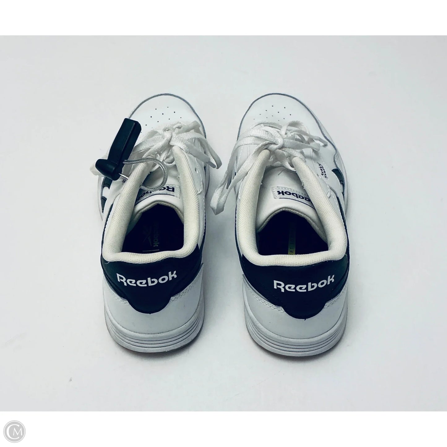 Shoes Sneakers By Reebok In White, Size: 8