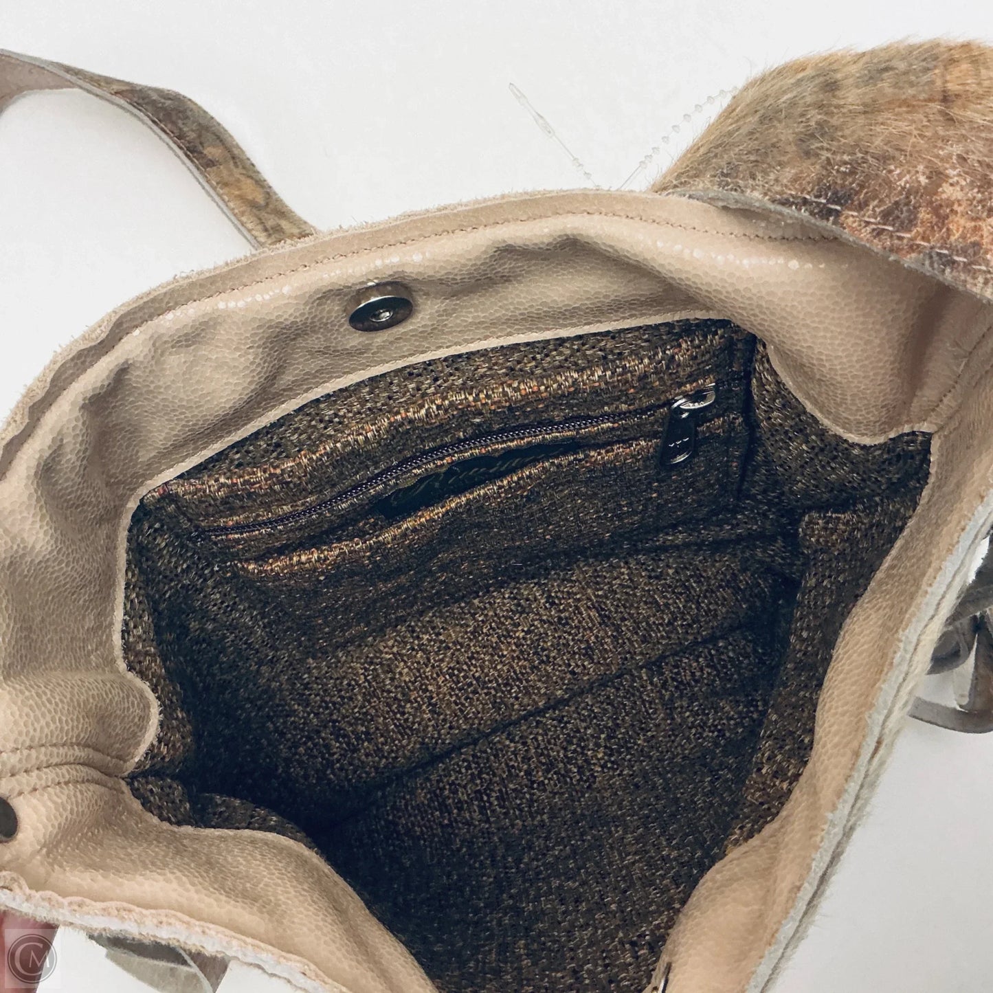 Crossbody By Clothes Mentor, Size: Medium